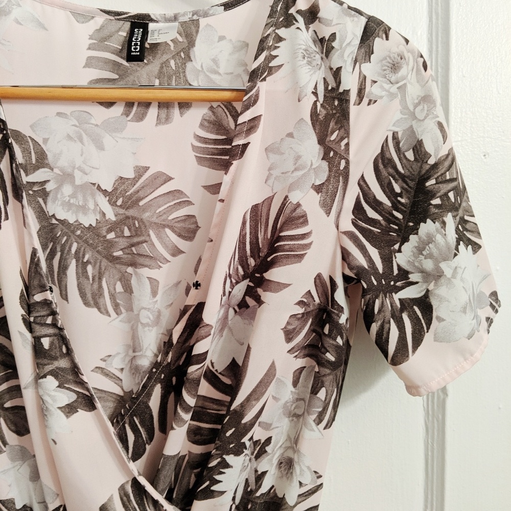 Divided Romper - Picture 6 of 6